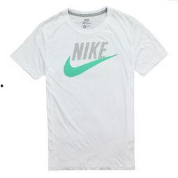 t恤男生活照,T恤男的生活瞬间