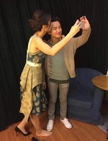 李亚男的家庭背景,出身名门，演绎璀璨星途